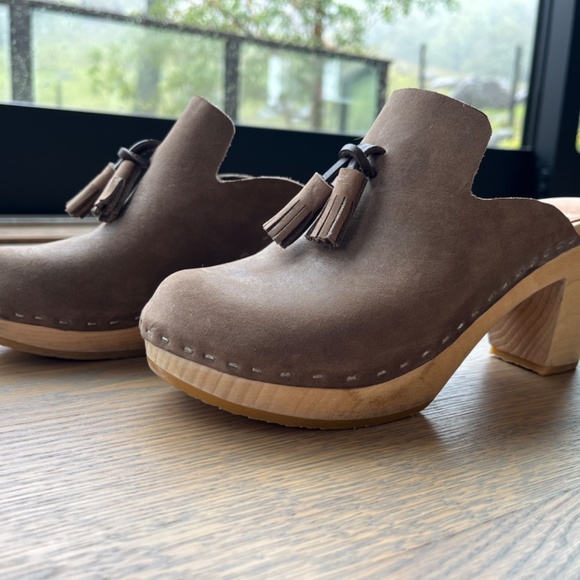 Bryr Clogs Blue Bryr Clogs Suzie Spanish Toe Mid-heel Natural